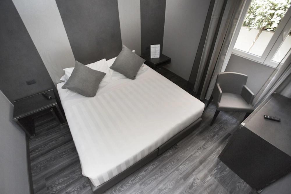 V99 Hotel Rome Buitenkant foto